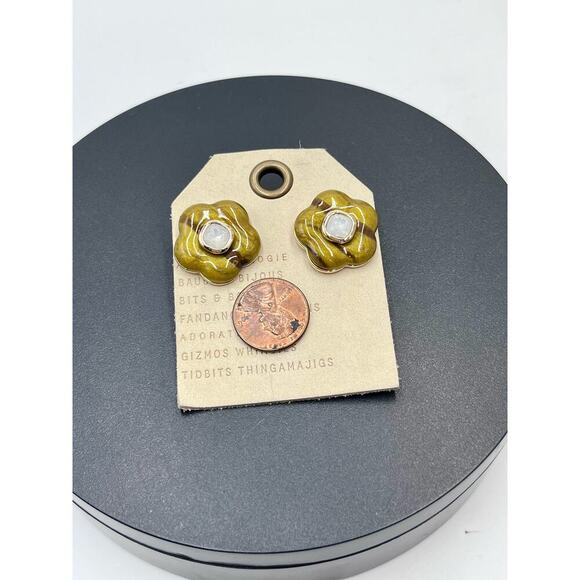 * Anthropologie Mod Brownish Green Floral Opal Post Stud Earrings New - Picture 3 of 7